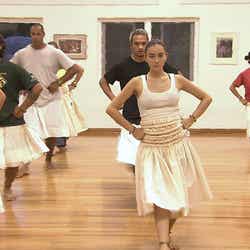 長谷川潤/NHKBSプレミアム「ハワイの魂にふれる~神々に捧げるフラ~」(C)NHK