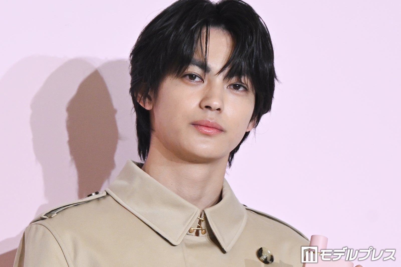 神尾楓珠、新婚生活は「幸せです」平手友梨奈と結婚後初の公の場【BURBERRY HER SAKURA JOURNEY】