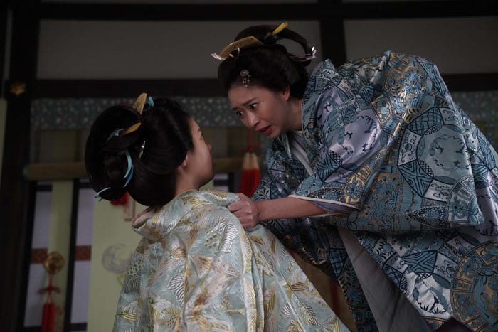 西野七瀬、森川葵「大奥」第10話より(C)フジテレビ