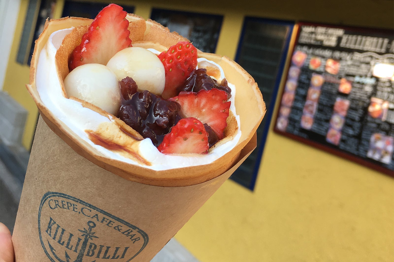 テイクアウトクレープ期間限定いちご大福￥550／画像提供：KILLIBILLI