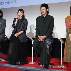 （左から）磯村勇斗、麻生久美子、オダギリジョー、吉岡里帆 （C）モデルプレス