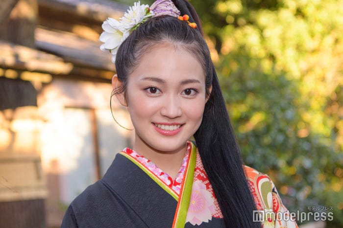 吉本実憂(C)モデルプレス