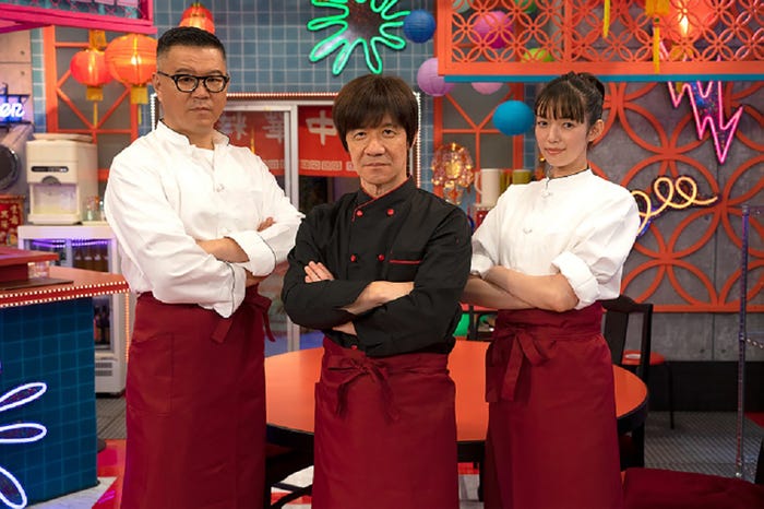 長谷川忍、内村光良、佐藤栞里(C)フジテレビ