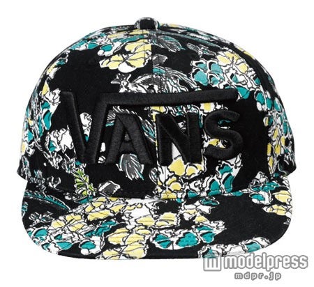 ブランドオリジナルのBird in forest柄があしらわれたキャップ