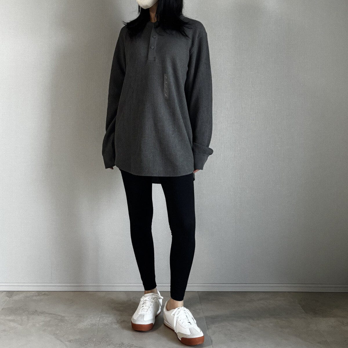ユニクロ　ワッフルヘンリーネックTシャツ　Lサイズ×レギンスのミニワンピ風コーデ