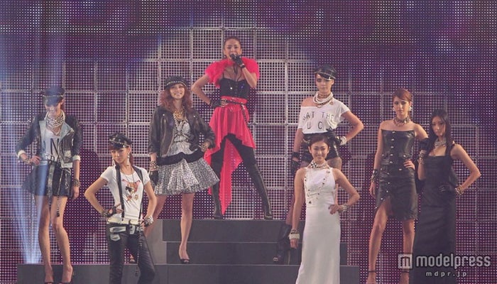 安室奈美恵×香里奈の豪華コラボで開幕 「第16回東京ガールズコレクション」(前列左から:西内まりや、山田優 後列左から:ALEXA、香里奈、安室奈美恵、土屋アンナ、マギー、菜々緒)(C)TGC 2013 S/S