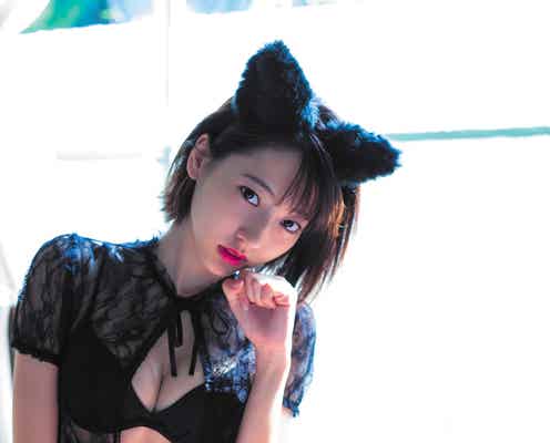 武田玲奈、黒猫×ビキニで自身初の試み 制服姿も披露