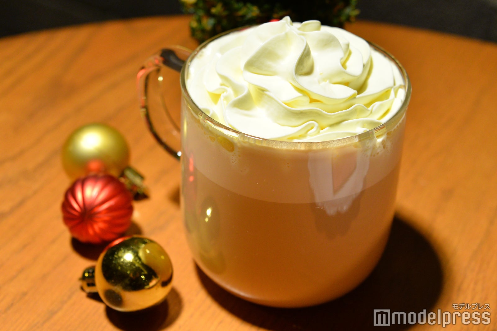 メリークリーム ラテ（C）モデルプレス