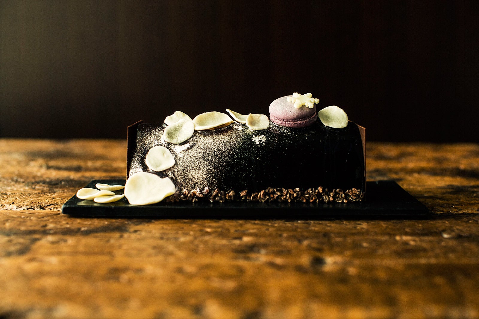 漆黒のブッシュ・ド・ノエル 「ノエル・ショコラ」5,500円（税抜き）