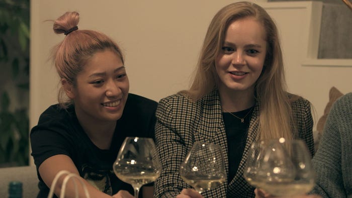 花、ビビ(ラズドゥミナ・ヴィオレッタ)「TERRACE HOUSE TOKYO 2019-2020」26th WEEK(C)フジテレビ/イースト・エンタテインメント