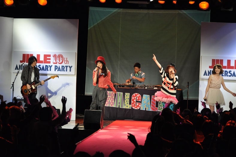 HALCALIと共演したmoumoon