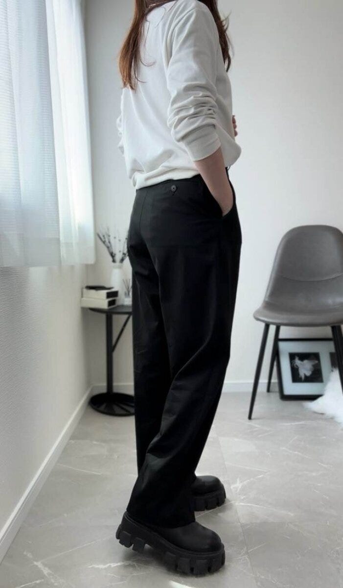 ユニクロ　タックワイドパンツ　着回しコーデ全身1
