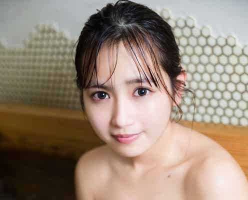 “TikTokで話題のアイドル”北野真衣、ふんわりボディ披露の入浴ショット ワンピース水着姿も