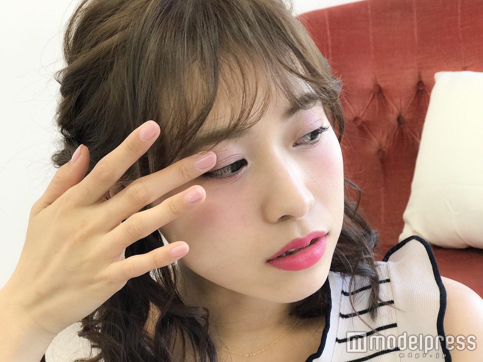 ふんわりテクスチャーがまぶたに高密着／モデル・山本沙樹（C）モデルプレス