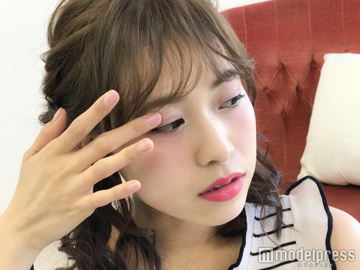 ふんわりテクスチャーがまぶたに高密着/モデル・山本沙樹(C)モデルプレス