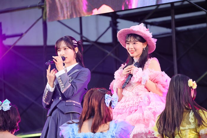 小栗有以、フィオニー(C)AKB48