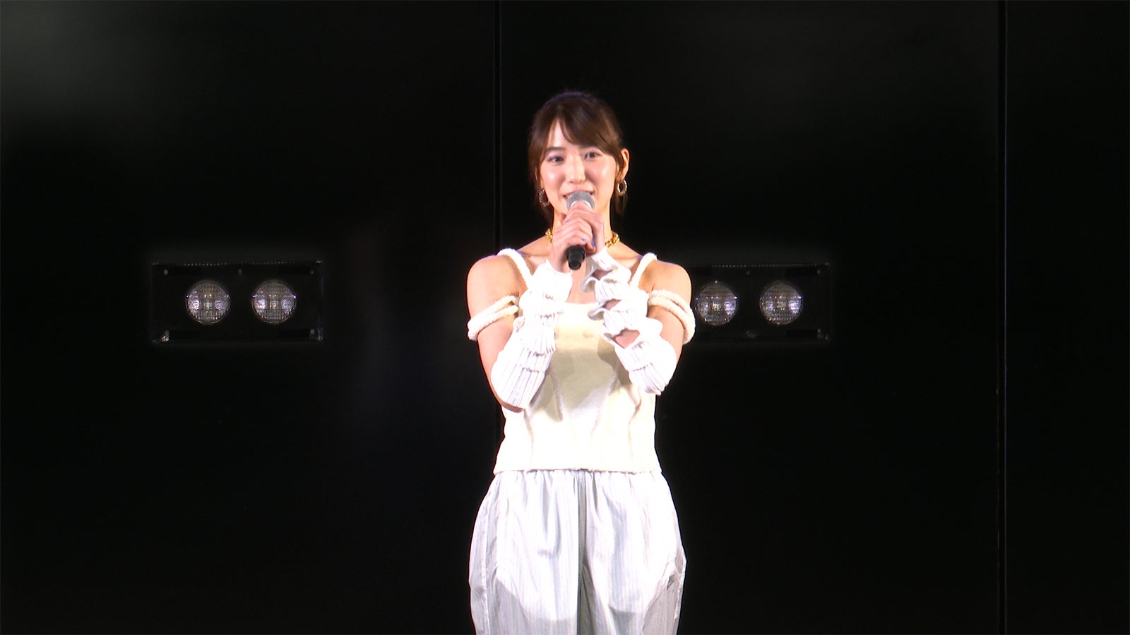 下尾みう「OUT OF 48」第19話より（C）NTV