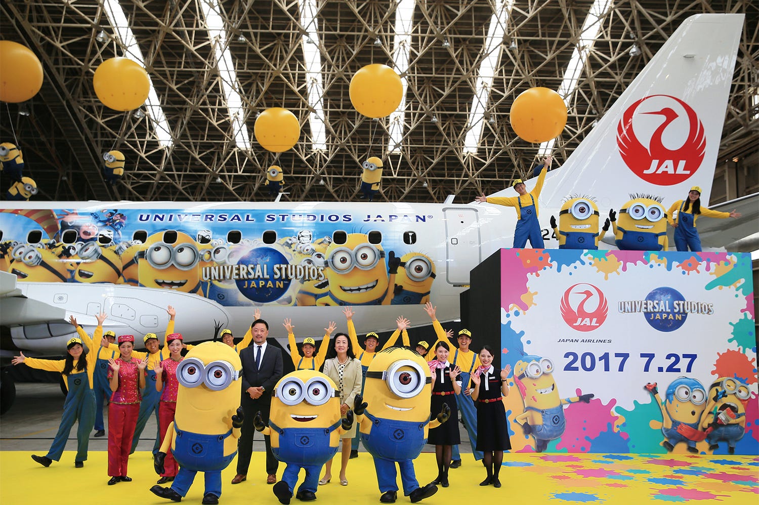 JAL「ミニオンジェット」ついに空へ、ミニオンだらけの特別塗装機が運航開始