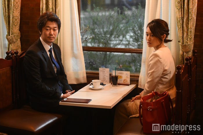 新井浩文、前田敦子「毒島ゆり子のせきらら日記」第2話・場面カット(C)TBS