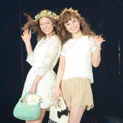 スザンヌ(左)、小倉優子(右)