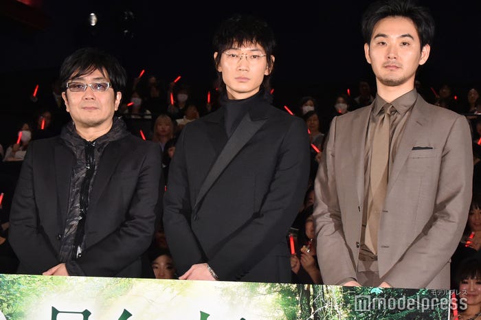 大友啓史監督、綾野剛、松田龍平 (C)モデルプレス