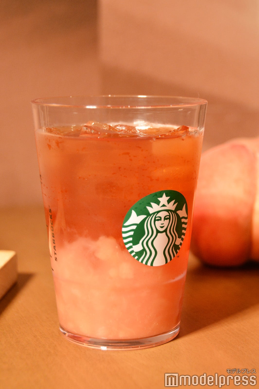 クラフト ジューシー ピーチ ティー（C）モデルプレス