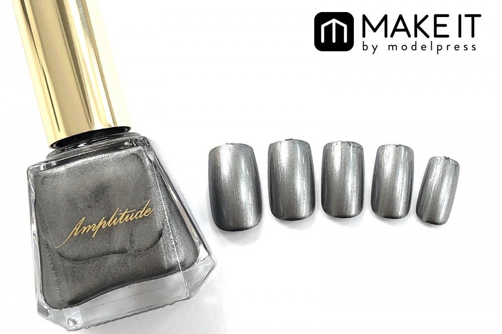 Amplitude／コンスピキュアス ネイルカラー／17 ガンメタリックグレー／3,500円（税抜） (C)メイクイット