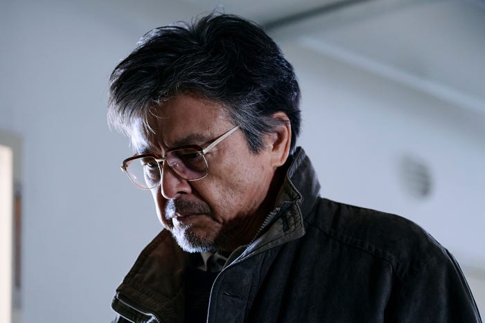 三浦友和(C)2026「白鳥とコウモリ」製作委員会