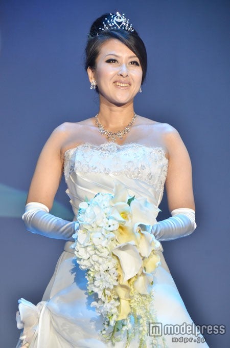 岡本夏生 体重公開 奇跡 のボディコン姿を披露 モデルプレス 岡本夏生 体重公開 奇跡 のボディコン姿を披露 モデルプレス