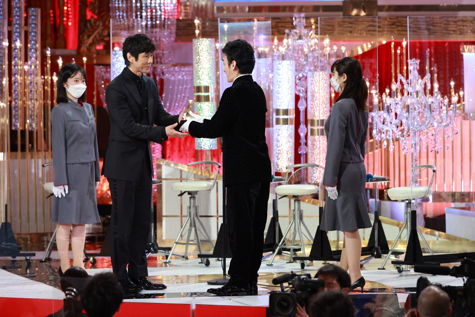 西島秀俊、草なぎ剛（C）東京写真記者協会