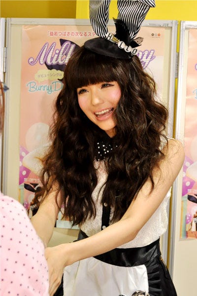 MilkyBunny(益若つばさ)