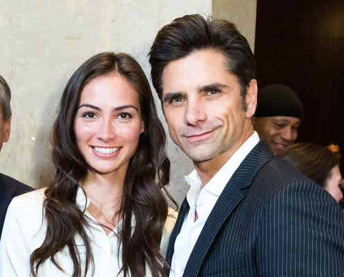 フルハウスの“ジェシーおいたん”が結婚を発表 ディズニーランドでプロポーズ<ジョン・ステイモス>