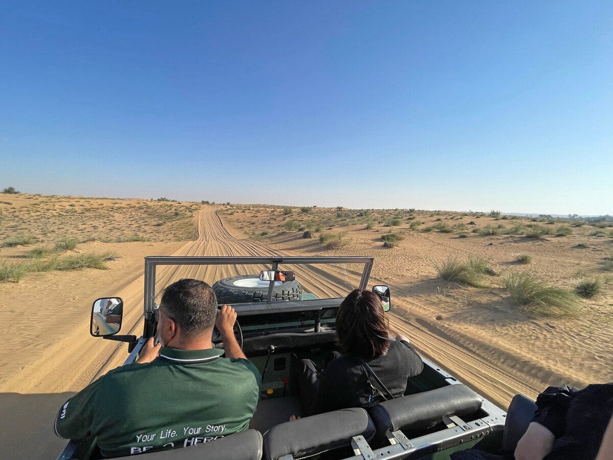 摩天楼の中心部とはまったく違う景色が広がる