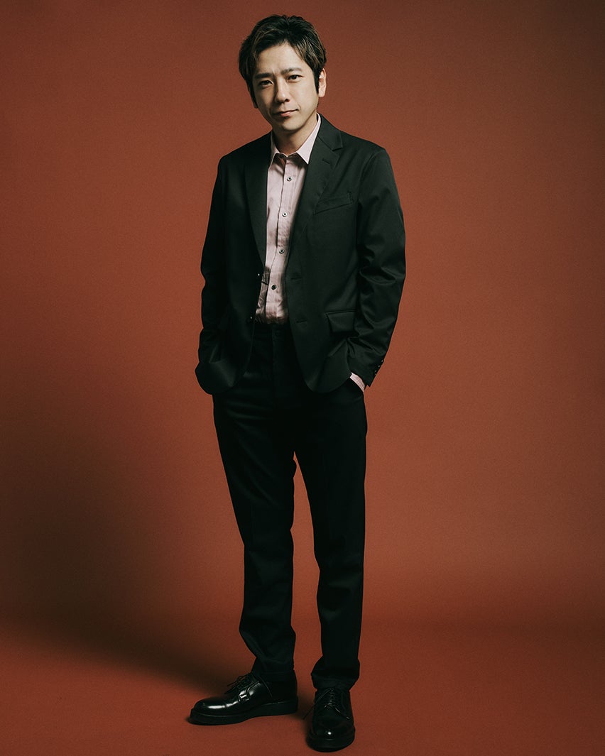 二宮和也／ヘアメイク：浅津陽介、撮影：コウ ユウシエン