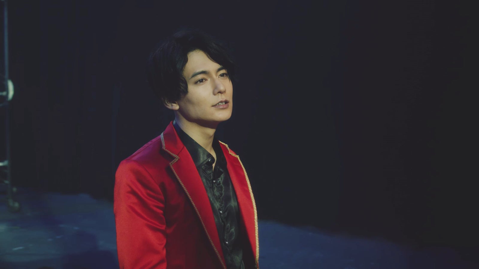 吉本坂46RED「君の唇を離さない」MVより（提供写真） 