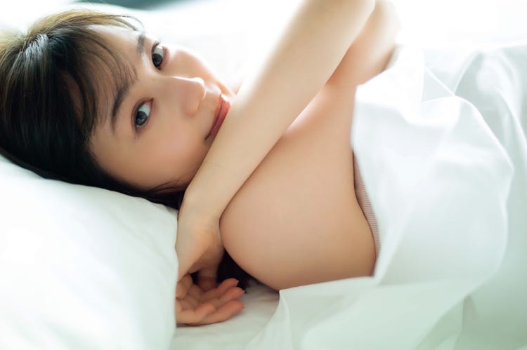 乃木坂46生田絵梨花 シーツにくるまる 美肌ショット 公開 生田絵梨花 乃木坂46卒業記念メモリアルブック先行カット モデルプレス 乃木坂46生田絵梨花 シーツにくるまる 美肌ショット 公開 生田絵梨花 乃木坂46卒業記念メモリアルブック先行カット モデルプレス