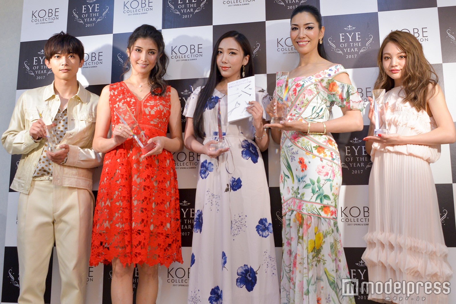 「EYE OF THE YEAR（アイ・オブ・ザ・イヤー）」を受賞 （C）モデルプレス