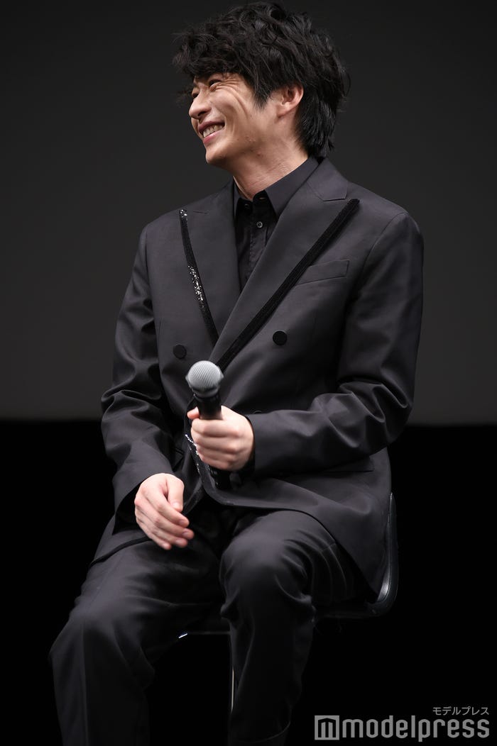 笑みを浮かべる田中圭(C)モデルプレス