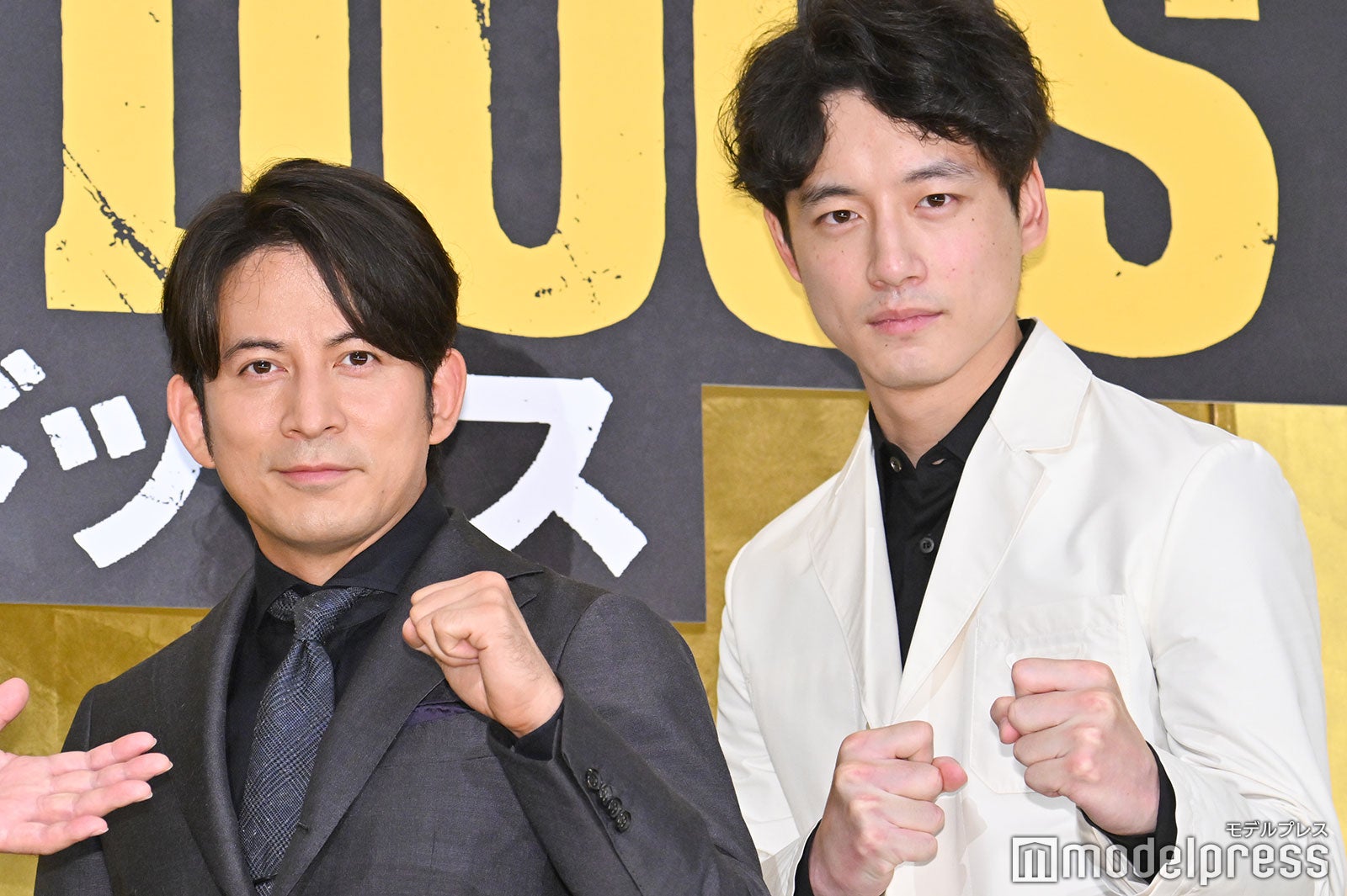 映画「ヘルドッグス」公開御礼舞台挨拶に登場した岡田准一、坂口健太郎（C）モデルプレス