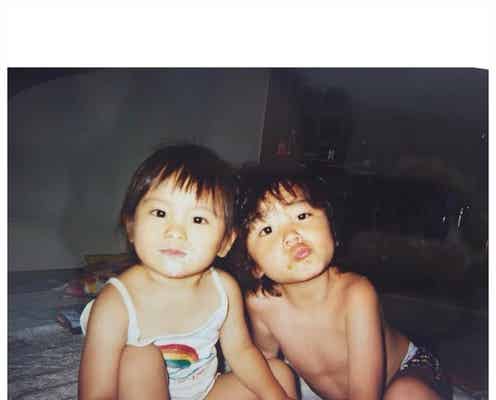 岡田結実、実兄との幼少期&現在の2ショット公開「そっくり」「美男美女」と反響