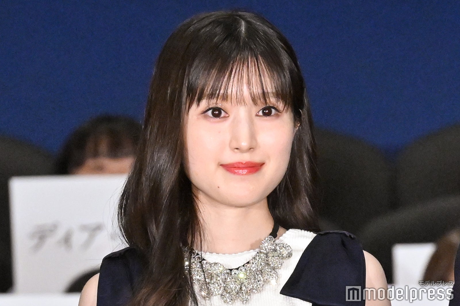 福本莉子、ロンドンで夏休み満喫 色白二の腕際立つシックコーデに反響 「オシャレでかっこいい」「街並みにぴったり」