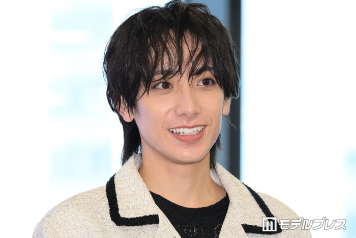 小西詠斗、劇中で直筆披露「達筆」「綺麗」と話題 書道8段の腕前【タカラのびいどろ】