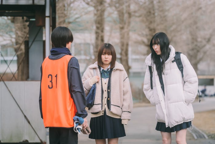 井上瑞稀、莉子、茅島みずき「霧尾ファンクラブ」(C)地球のお魚ぽんちゃん・実業之日本社/中京テレビ