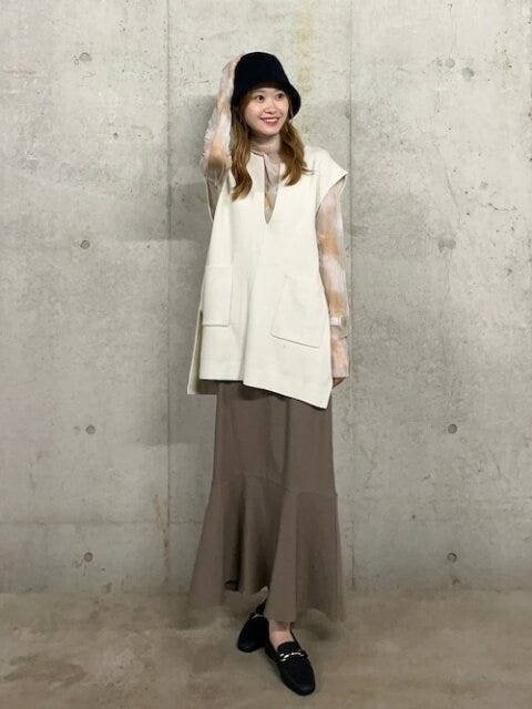 ベスト　コーデ　秋