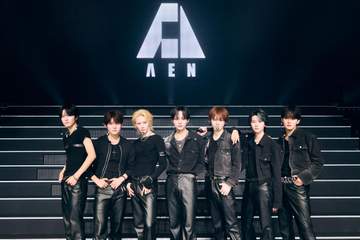 7人組ボーイズグループ・AENが初のショーケースでライブパフォーマンス 冠番組の制作もサプライズ発表