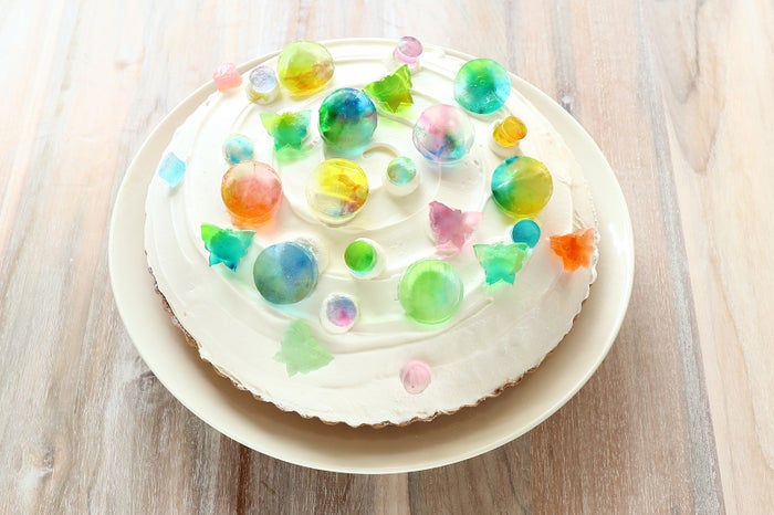 水玉とちょうちょのレモンチーズ¥1.180(ドリンクセット価格)/TM &(C) 2018 Eric Carle LLC.