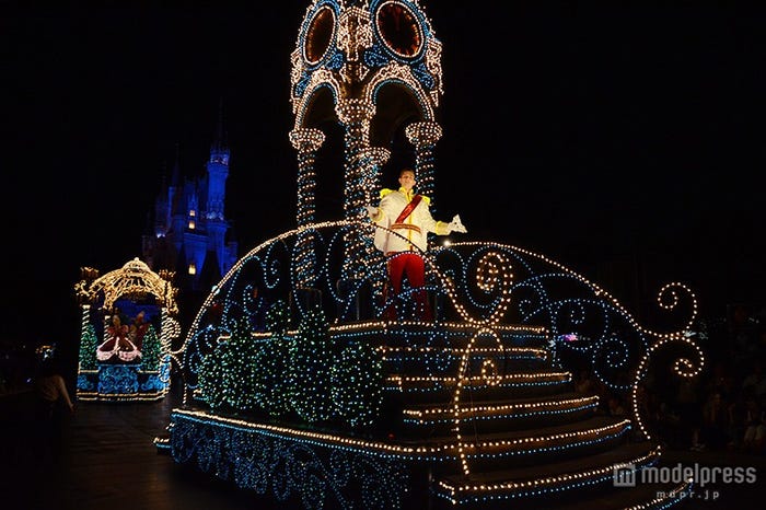 「シンデレラ」時計台とプリンス・チャーミング