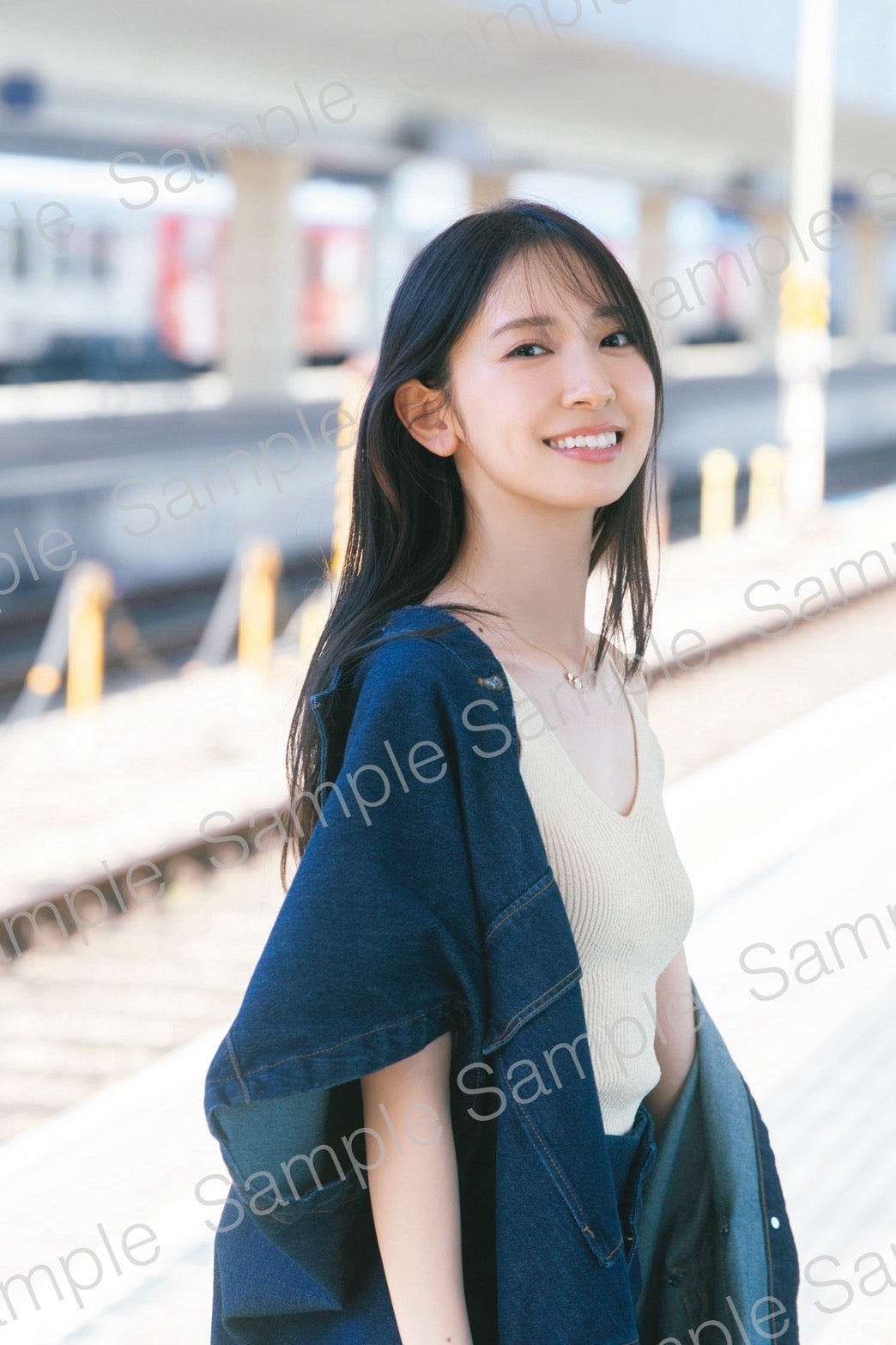 金村美玖 未来屋書店（A5フォトカード10種） 撮影／佐藤佑一