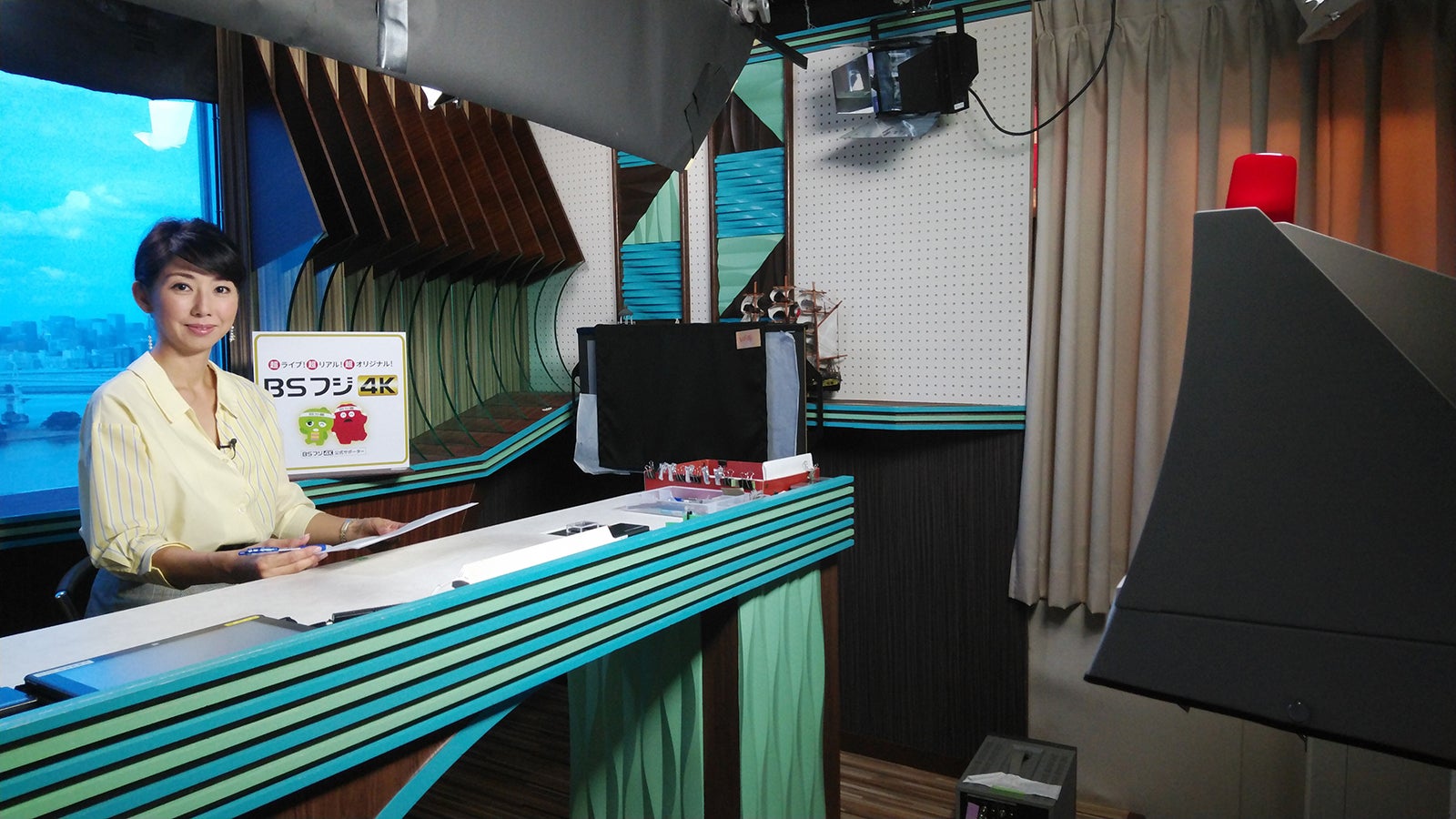 BSフジニュースの本番直前（提供写真）