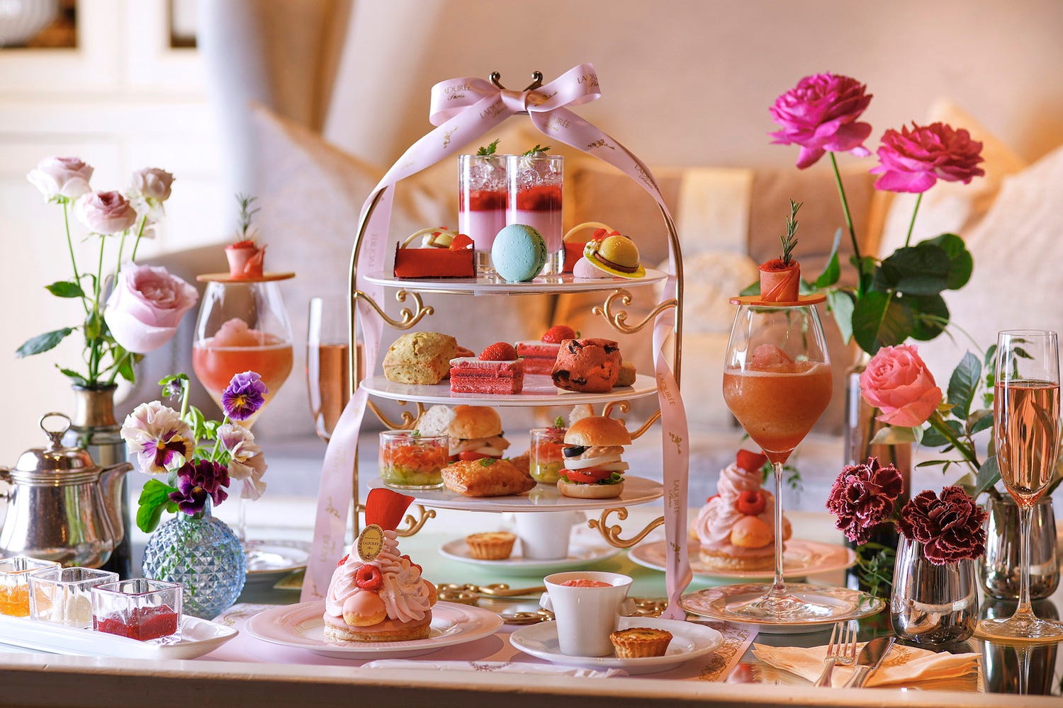 ラデュレとのコラボアフタヌーンティー、ホテル インターコンチネンタル 東京ベイで “マリー・アントワネット”がテーマ